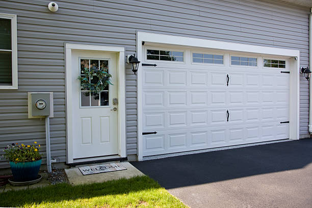 24/7 Emergency Garage Door Panel Replacement experts in Washington County County, NC